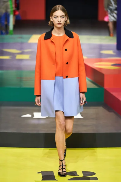 Look 14